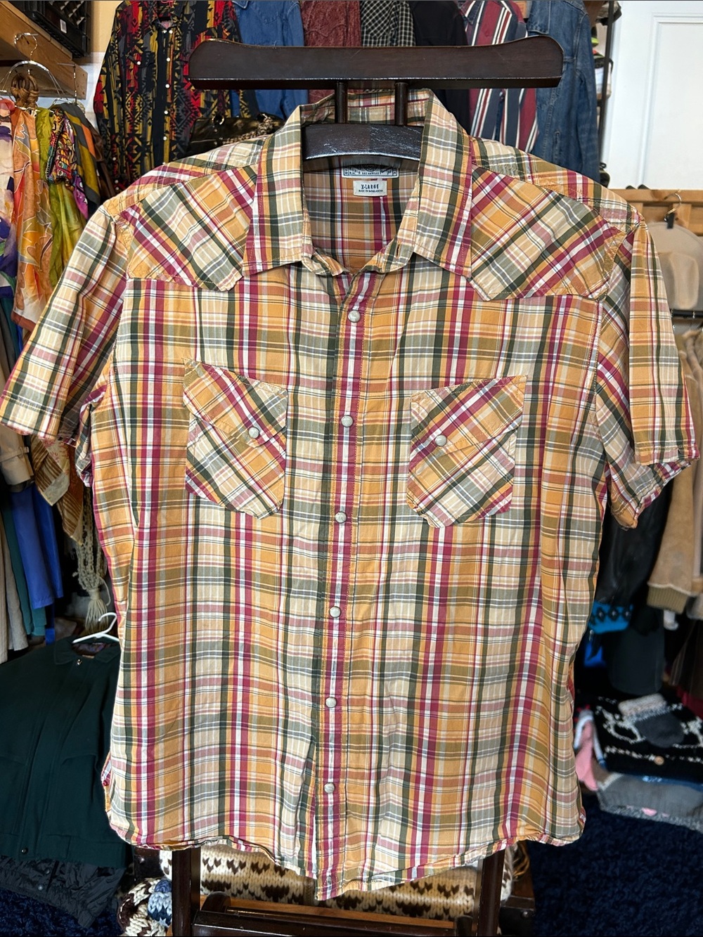 Vintage-Inspired Men’s Plaid Short Sleeve Shirt - Yellow & Red